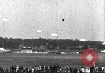 Standbild British Air Show Hendon England, 1930, aus Sekunde 58 historischem Filmmaterial Videoclip 65675023816