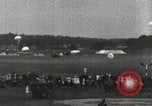 Standbild British Air Show Hendon England, 1930, aus Sekunde 62 historischem Filmmaterial Videoclip 65675023816