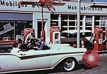 Immagine di Valutare l'usura del motore con parti irradiate Detroit Michigan USA, 1957, secondo 4 filmato di repertorio 65675023831