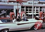 Immagine di Valutare l'usura del motore con parti irradiate Detroit Michigan USA, 1957, secondo 6 filmato di repertorio 65675023831