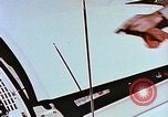Immagine di Valutare l'usura del motore con parti irradiate Detroit Michigan USA, 1957, secondo 58 filmato di repertorio 65675023831
