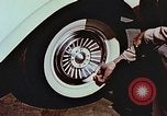 Immagine di Valutare l'usura del motore con parti irradiate Detroit Michigan USA, 1957, secondo 61 filmato di repertorio 65675023831