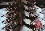Standbild Advent der zahnärztlichen Fluorid-Behandlungen United States USA, 1957, aus Sekunde 19 historischem Filmmaterial Videoclip 65675023832