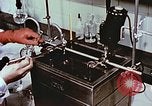 Standbild Advent der zahnärztlichen Fluorid-Behandlungen United States USA, 1957, aus Sekunde 36 historischem Filmmaterial Videoclip 65675023832