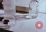 Standbild Advent der zahnärztlichen Fluorid-Behandlungen United States USA, 1957, aus Sekunde 44 historischem Filmmaterial Videoclip 65675023832