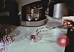 Standbild Advent der zahnärztlichen Fluorid-Behandlungen United States USA, 1957, aus Sekunde 50 historischem Filmmaterial Videoclip 65675023832