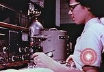Standbild Advent der zahnärztlichen Fluorid-Behandlungen United States USA, 1957, aus Sekunde 56 historischem Filmmaterial Videoclip 65675023832