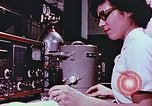 Standbild Advent der zahnärztlichen Fluorid-Behandlungen United States USA, 1957, aus Sekunde 60 historischem Filmmaterial Videoclip 65675023832