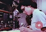 Standbild Advent der zahnärztlichen Fluorid-Behandlungen United States USA, 1957, aus Sekunde 62 historischem Filmmaterial Videoclip 65675023832