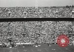Standbild Fußballspiel Miami Florida USA, 1949, aus Sekunde 9 historischem Filmmaterial Videoclip 65675023836