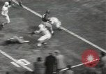 Standbild Fußballspiel Dallas Texas USA, 1949, aus Sekunde 17 historischem Filmmaterial Videoclip 65675023839