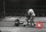 Standbild Boxkampf United States USA, 1949, aus Sekunde 14 historischem Filmmaterial Videoclip 65675023840