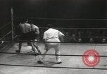 Standbild Boxkampf United States USA, 1949, aus Sekunde 25 historischem Filmmaterial Videoclip 65675023840