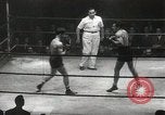 Standbild Boxkampf United States USA, 1949, aus Sekunde 27 historischem Filmmaterial Videoclip 65675023840