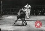 Standbild Boxkampf United States USA, 1949, aus Sekunde 28 historischem Filmmaterial Videoclip 65675023840