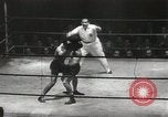 Standbild Boxkampf United States USA, 1949, aus Sekunde 29 historischem Filmmaterial Videoclip 65675023840