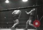 Standbild Boxkampf United States USA, 1949, aus Sekunde 39 historischem Filmmaterial Videoclip 65675023840