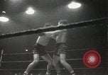 Standbild Boxkampf United States USA, 1949, aus Sekunde 43 historischem Filmmaterial Videoclip 65675023840