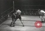 Standbild Boxkampf United States USA, 1949, aus Sekunde 46 historischem Filmmaterial Videoclip 65675023840