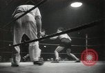 Standbild Boxkampf United States USA, 1949, aus Sekunde 47 historischem Filmmaterial Videoclip 65675023840