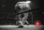 Standbild Boxkampf United States USA, 1949, aus Sekunde 48 historischem Filmmaterial Videoclip 65675023840
