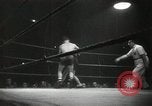 Standbild Boxkampf United States USA, 1949, aus Sekunde 52 historischem Filmmaterial Videoclip 65675023840