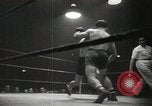 Standbild Boxkampf United States USA, 1949, aus Sekunde 55 historischem Filmmaterial Videoclip 65675023840