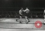 Standbild Boxkampf United States USA, 1949, aus Sekunde 58 historischem Filmmaterial Videoclip 65675023840