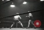 Standbild Boxkampf United States USA, 1949, aus Sekunde 62 historischem Filmmaterial Videoclip 65675023840