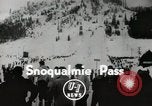 Standbild Skispringer Snoqualmie Pass Washington USA, 1949, aus Sekunde 1 historischem Filmmaterial Videoclip 65675023841