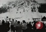Standbild Skispringer Snoqualmie Pass Washington USA, 1949, aus Sekunde 4 historischem Filmmaterial Videoclip 65675023841
