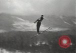 Standbild Skispringer Snoqualmie Pass Washington USA, 1949, aus Sekunde 35 historischem Filmmaterial Videoclip 65675023841