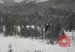 Standbild Skispringer Snoqualmie Pass Washington USA, 1949, aus Sekunde 36 historischem Filmmaterial Videoclip 65675023841