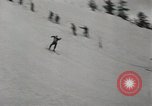 Standbild Skispringer Snoqualmie Pass Washington USA, 1949, aus Sekunde 55 historischem Filmmaterial Videoclip 65675023841