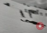 Standbild Skispringer Snoqualmie Pass Washington USA, 1949, aus Sekunde 56 historischem Filmmaterial Videoclip 65675023841