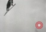 Standbild Skispringer Snoqualmie Pass Washington USA, 1949, aus Sekunde 61 historischem Filmmaterial Videoclip 65675023841