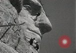 Standbild George Washington Keystone South Dakota USA, 1933, aus Sekunde 34 historischem Filmmaterial Videoclip 65675023845