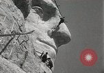 Standbild George Washington Keystone South Dakota USA, 1933, aus Sekunde 37 historischem Filmmaterial Videoclip 65675023845