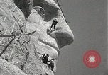 Standbild George Washington Keystone South Dakota USA, 1933, aus Sekunde 39 historischem Filmmaterial Videoclip 65675023845