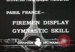 Standbild Feuerwehrleute Paris Frankreich, 1933, aus Sekunde 1 historischem Filmmaterial Videoclip 65675023846