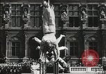 Standbild Feuerwehrleute Paris Frankreich, 1933, aus Sekunde 19 historischem Filmmaterial Videoclip 65675023846
