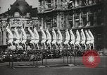 Standbild Feuerwehrleute Paris Frankreich, 1933, aus Sekunde 27 historischem Filmmaterial Videoclip 65675023846