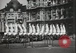 Standbild Feuerwehrleute Paris Frankreich, 1933, aus Sekunde 29 historischem Filmmaterial Videoclip 65675023846