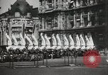 Standbild Feuerwehrleute Paris Frankreich, 1933, aus Sekunde 31 historischem Filmmaterial Videoclip 65675023846