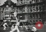 Standbild Feuerwehrleute Paris Frankreich, 1933, aus Sekunde 51 historischem Filmmaterial Videoclip 65675023846