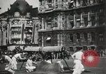Standbild Feuerwehrleute Paris Frankreich, 1933, aus Sekunde 52 historischem Filmmaterial Videoclip 65675023846