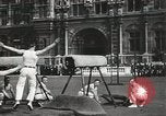 Standbild Feuerwehrleute Paris Frankreich, 1933, aus Sekunde 61 historischem Filmmaterial Videoclip 65675023846
