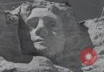 Standbild Franklin Roosevelt Mount Rushmore South Dakota USA, 1936, aus Sekunde 28 historischem Filmmaterial Videoclip 65675023850