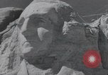 Standbild Franklin Roosevelt Mount Rushmore South Dakota USA, 1936, aus Sekunde 33 historischem Filmmaterial Videoclip 65675023850