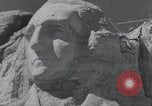Standbild Franklin Roosevelt Mount Rushmore South Dakota USA, 1936, aus Sekunde 35 historischem Filmmaterial Videoclip 65675023850